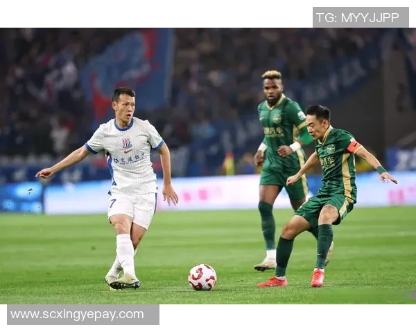 恒大主场战胜上海申花，稳居中超榜首，球队士气高涨