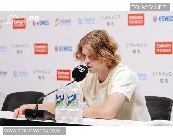 杭州网球队在全国网球耐力排行榜中荣获第三名的骄人成就 杭州网球队在全国网球耐力排行榜中荣获第三名的骄人成就